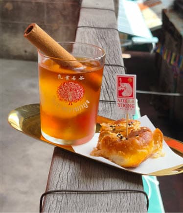 Signature Tea Drink with Pastry